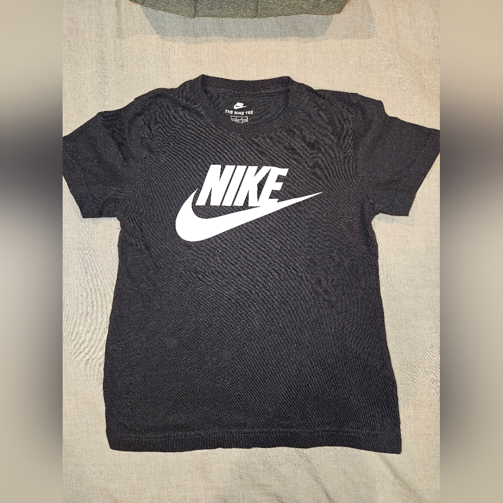 Bundle 5/$20  Nike Kids Black T-Shirt
